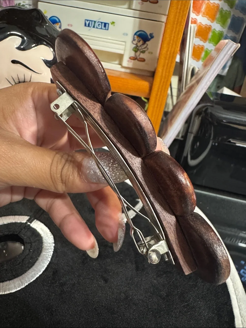 Wooden vintage Oval hair barrette